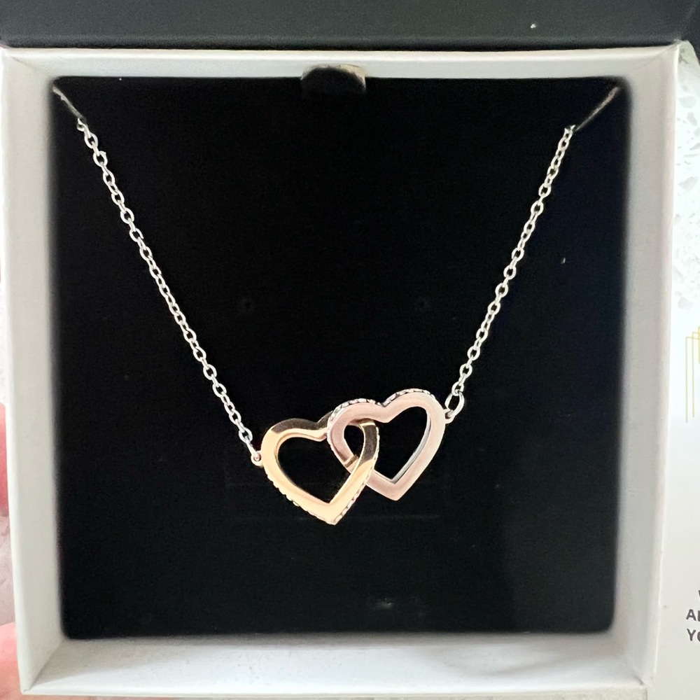 NEW Interlocking heart necklace - Picture 4 of 6